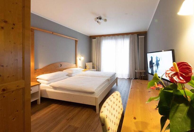 Отель Hellweger