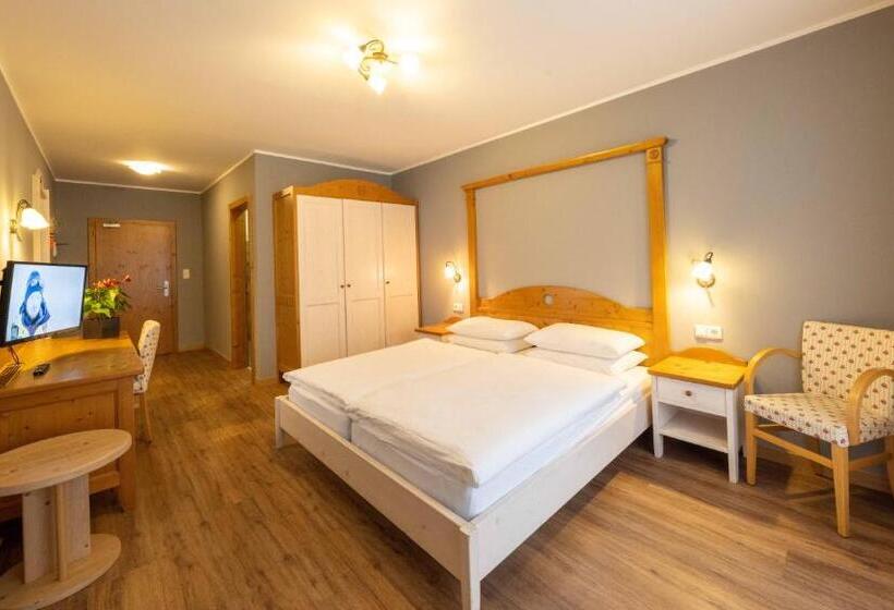 Отель Hellweger