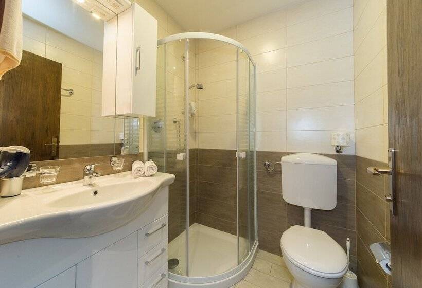 Отель Hellweger