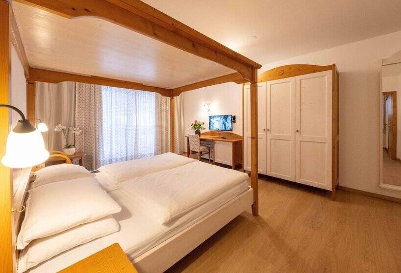 Отель Hellweger