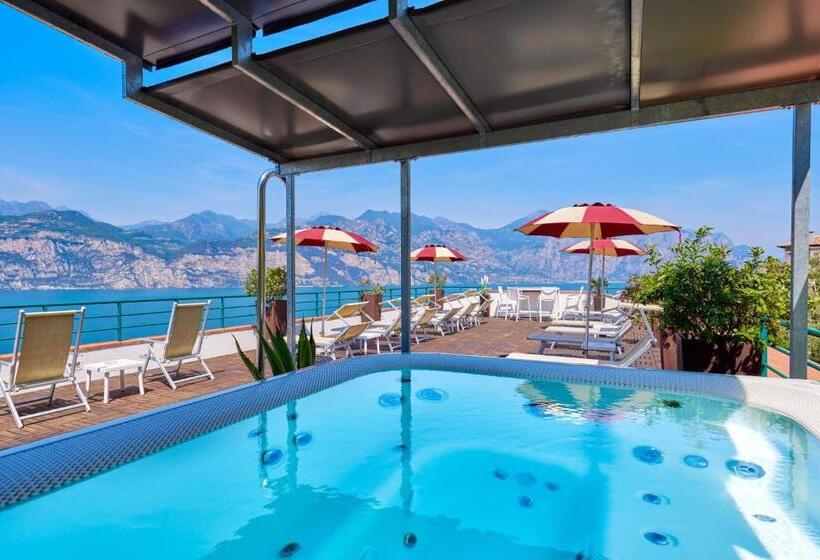 בית מלון כפרי Villa Smeralda