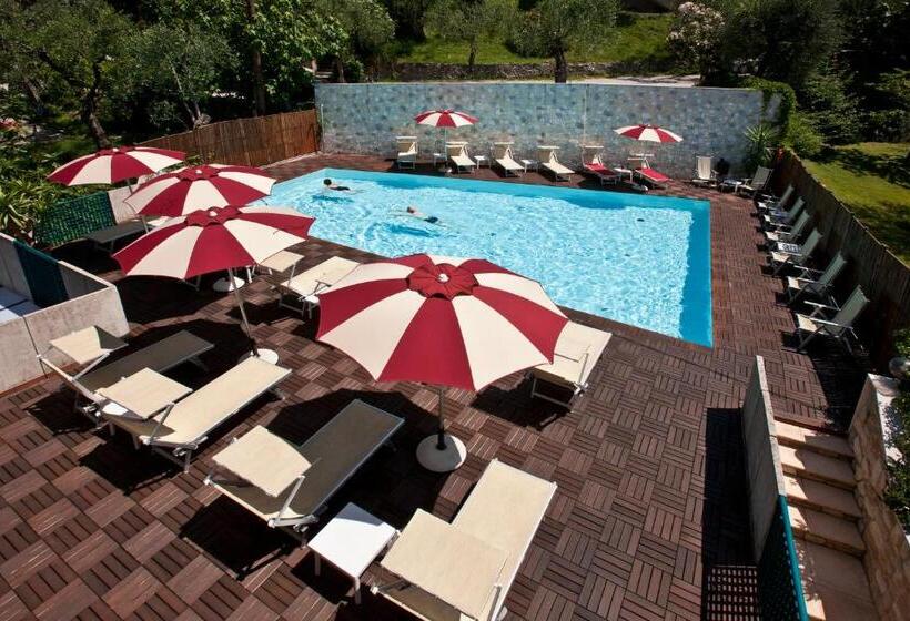 בית מלון כפרי Villa Smeralda