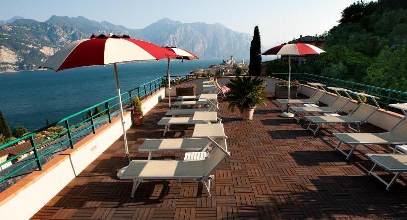 בית מלון כפרי Villa Smeralda