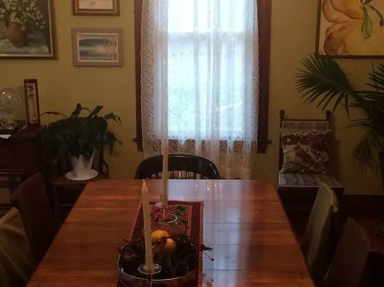 Ye Olde Walkerville Bed & Breakfast