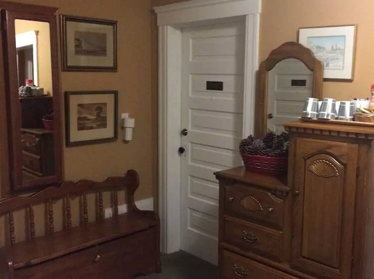 Ye Olde Walkerville Bed & Breakfast