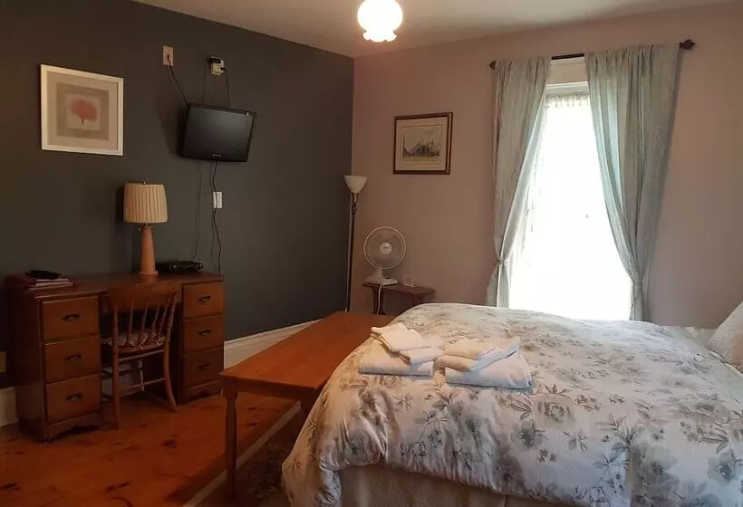 Ye Olde Walkerville Bed & Breakfast
