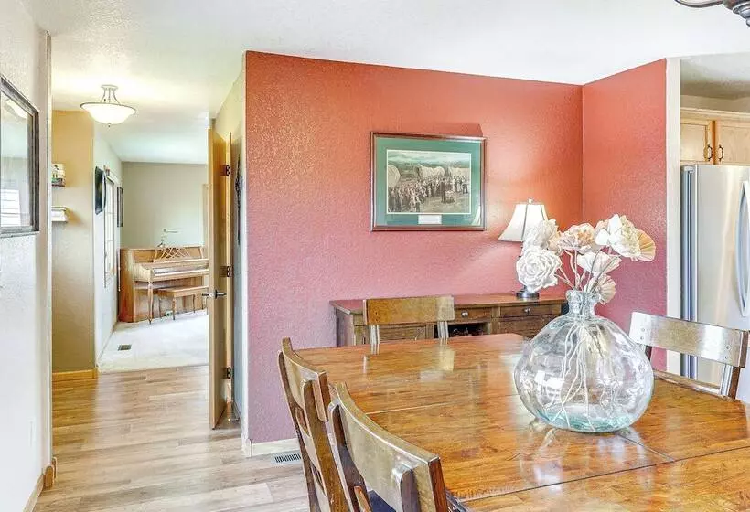 Black Hills Family Home: Close To Hiking Trails!