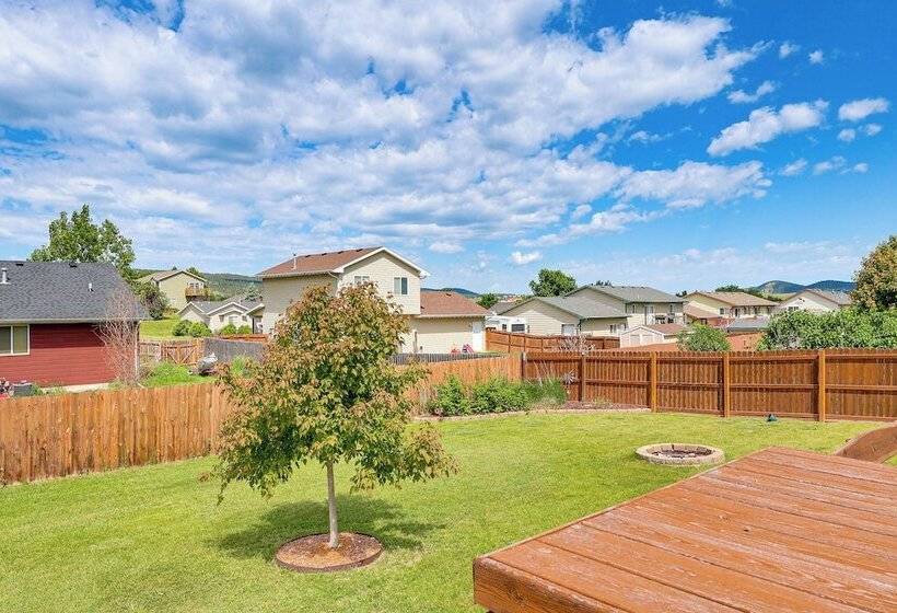 Black Hills Family Home: Close To Hiking Trails!