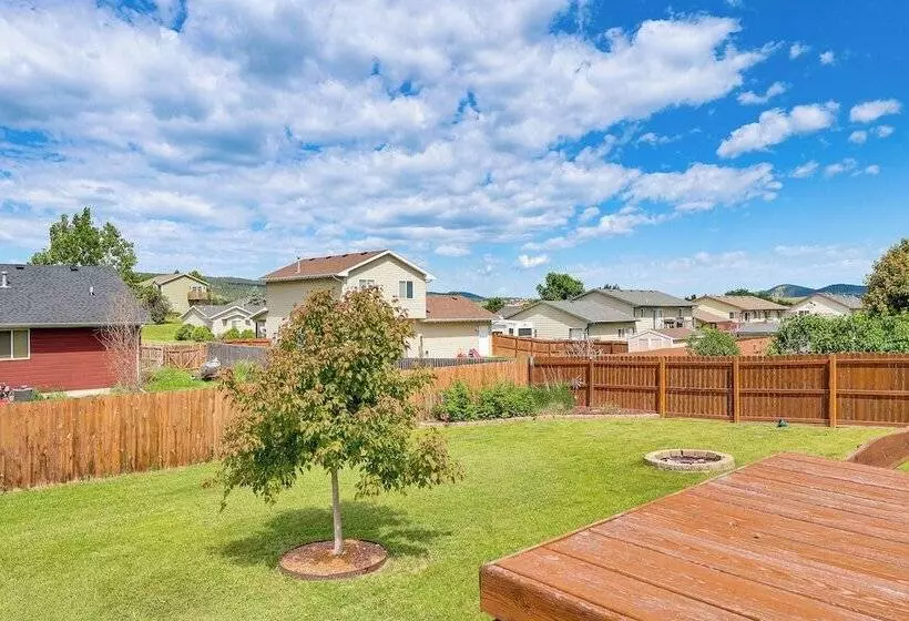 Black Hills Family Home: Close To Hiking Trails!