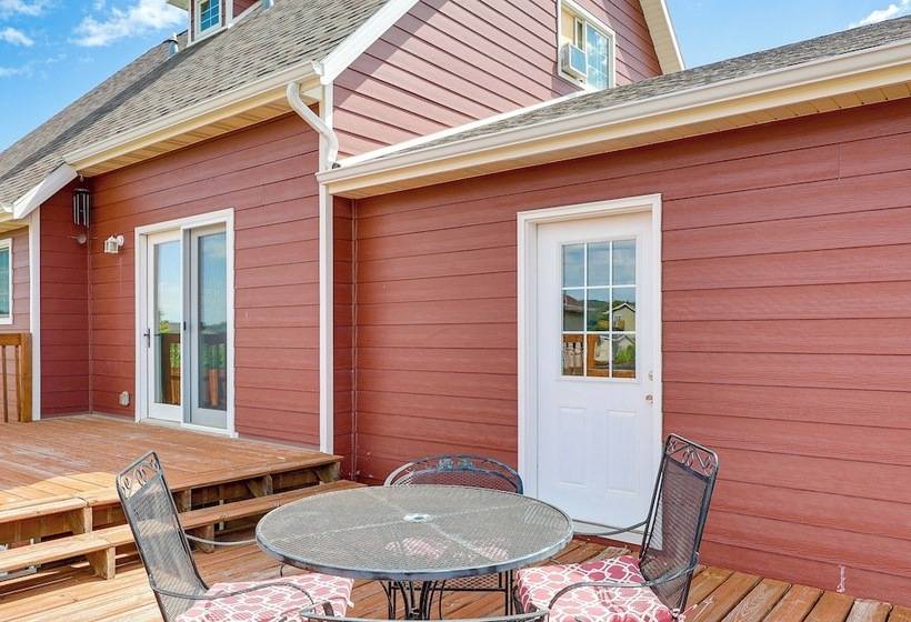 Black Hills Family Home: Close To Hiking Trails!