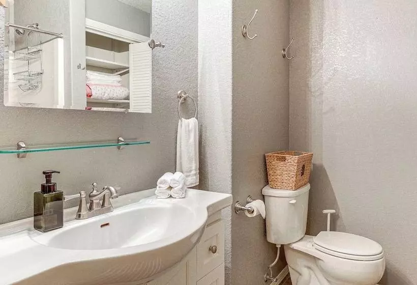 Black Hills Family Home: Close To Hiking Trails!