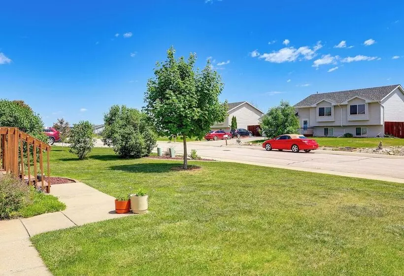 Black Hills Family Home: Close To Hiking Trails!