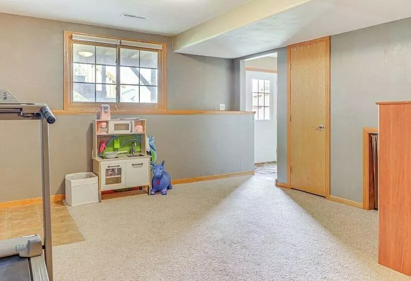 Black Hills Family Home: Close To Hiking Trails!