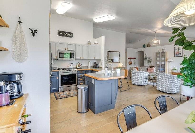 Central Twin Falls Retreat Near Parks & Downtown!