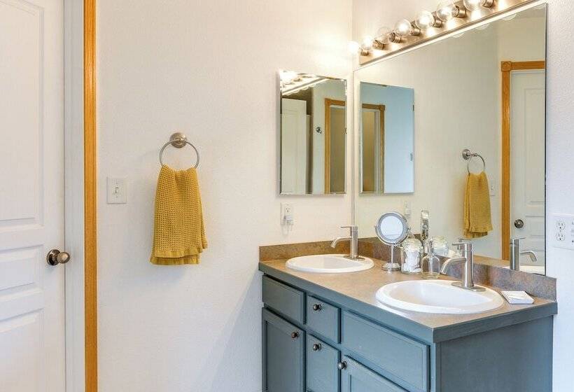 Central Twin Falls Retreat Near Parks & Downtown!