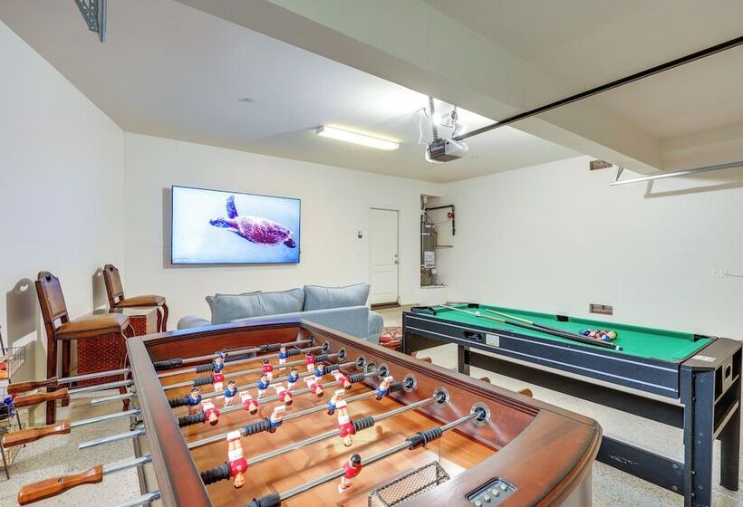 Coastal, Canal Front Oxnard Home ~ 1 Mi To Beach!