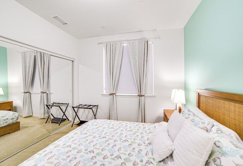 Coastal, Canal Front Oxnard Home ~ 1 Mi To Beach!