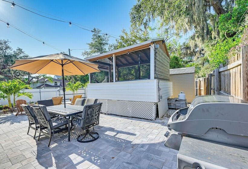 Florida Retreat W/ Hot Tub: Walk To The Gulf!