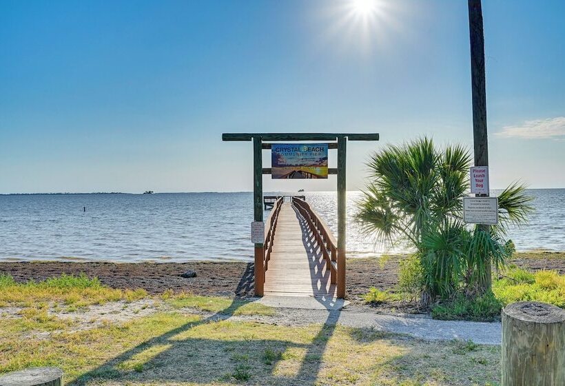 Florida Retreat W/ Hot Tub: Walk To The Gulf!
