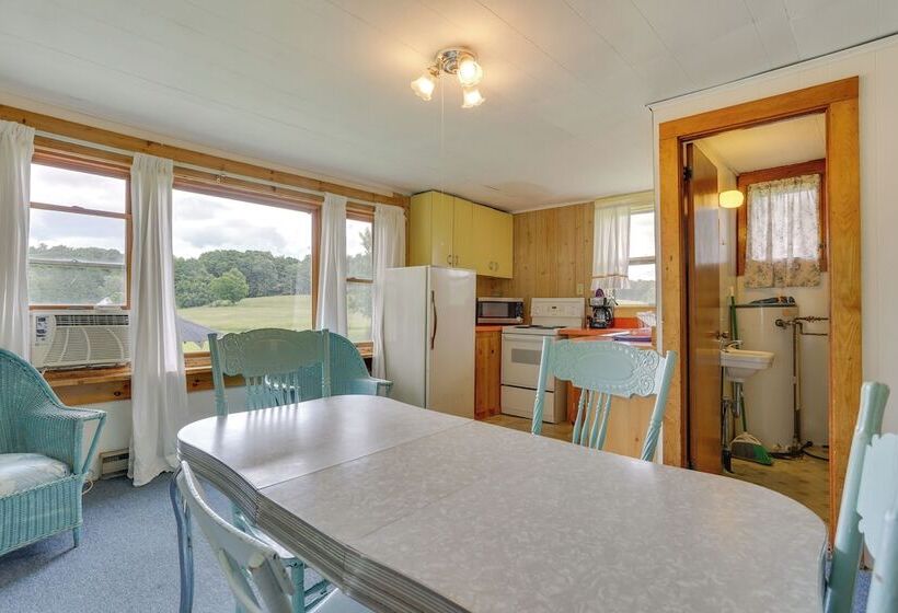 Historic Honesdale Cabin On Farm & Animal Rescue!