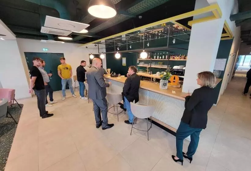 ホテル Hôtel Akena Strasbourg   Hoerdt