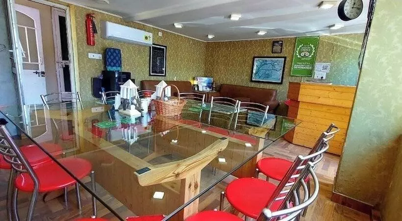 ホテル Ikraam Inn
