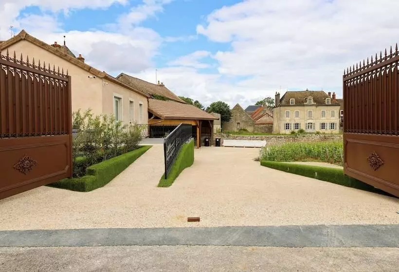 Hotelli Les Rêveries Du Clos Hôtel Particulier De Charme Et Jacuzzi