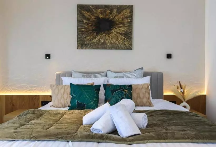 Hotelli Les Rêveries Du Clos Hôtel Particulier De Charme Et Jacuzzi