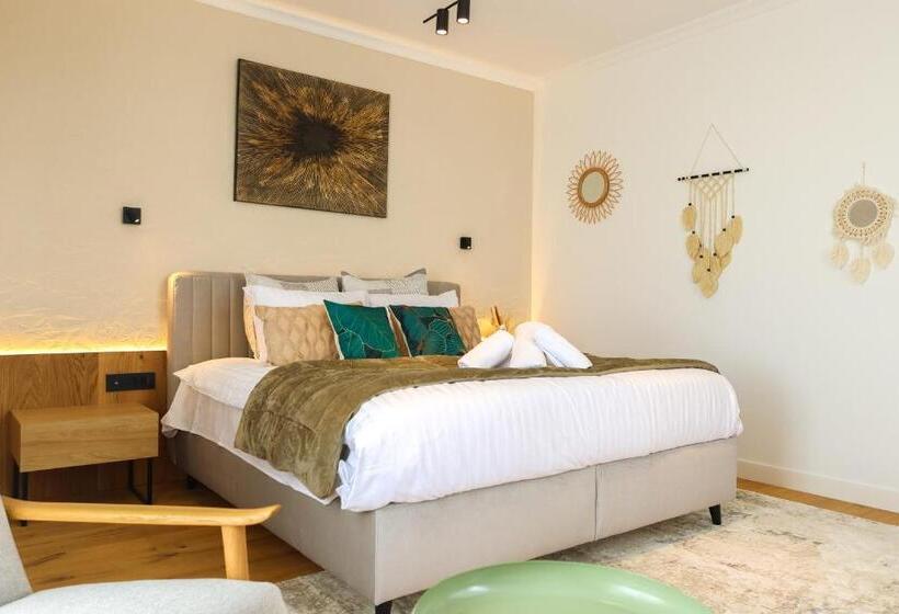 ホテル Les Rêveries Du Clos Hôtel Particulier De Charme Et Jacuzzi