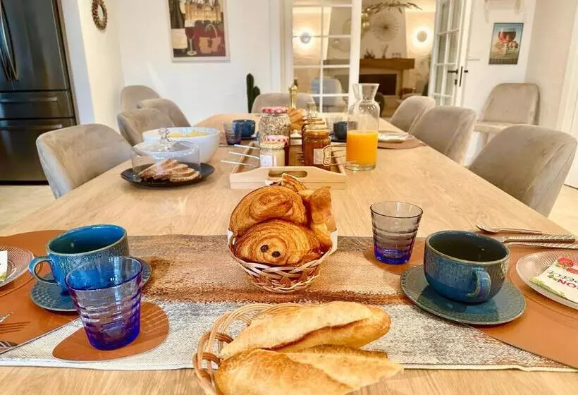 Hotelli Les Rêveries Du Clos Hôtel Particulier De Charme Et Jacuzzi