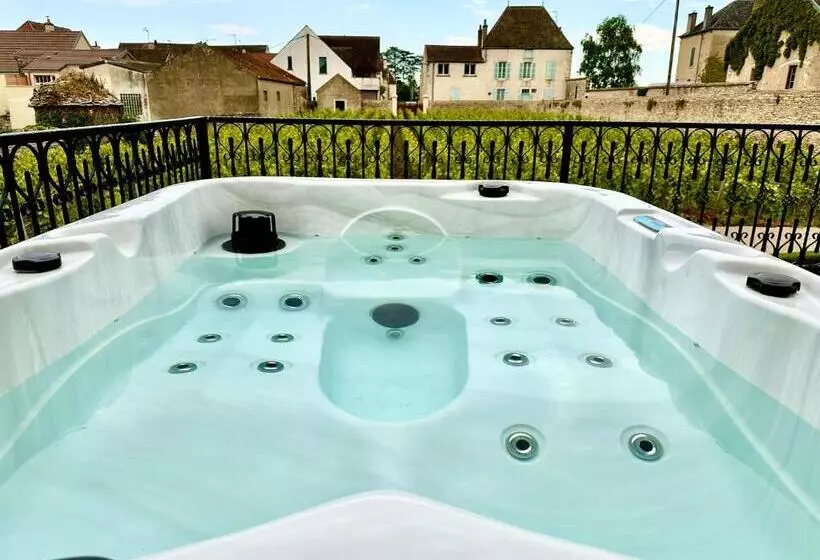 Hotelli Les Rêveries Du Clos Hôtel Particulier De Charme Et Jacuzzi