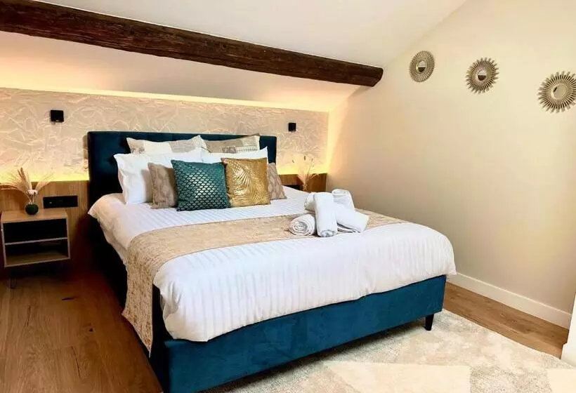 Hotelli Les Rêveries Du Clos Hôtel Particulier De Charme Et Jacuzzi