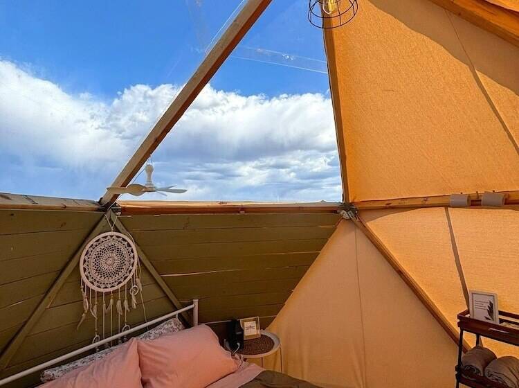 田舎風ホテル Raptor Ranch Glamping