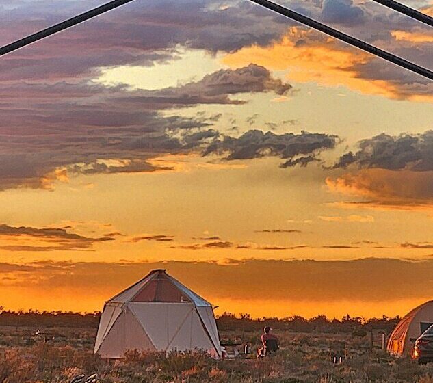 田舎風ホテル Raptor Ranch Glamping