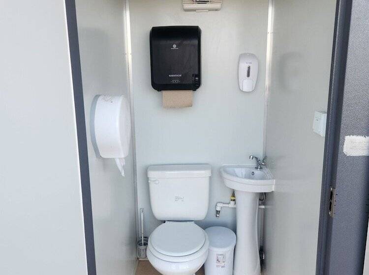 田舎風ホテル Raptor Ranch Glamping