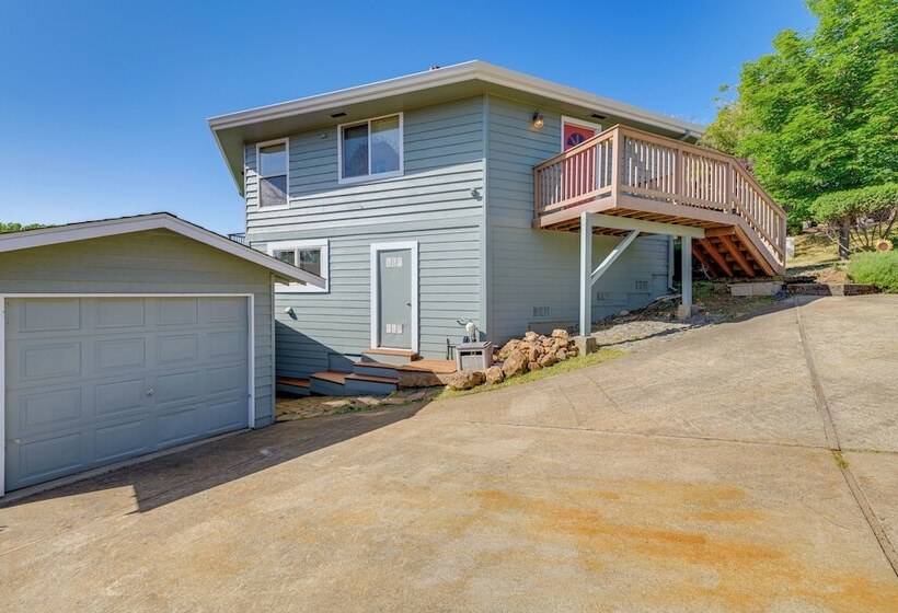 Kelseyville Home W/ Deck & Clear Lake Views!