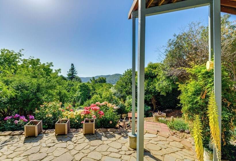 Kelseyville Home W/ Deck & Clear Lake Views!