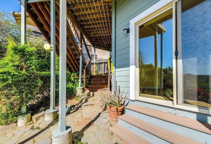 Kelseyville Home W/ Deck & Clear Lake Views!