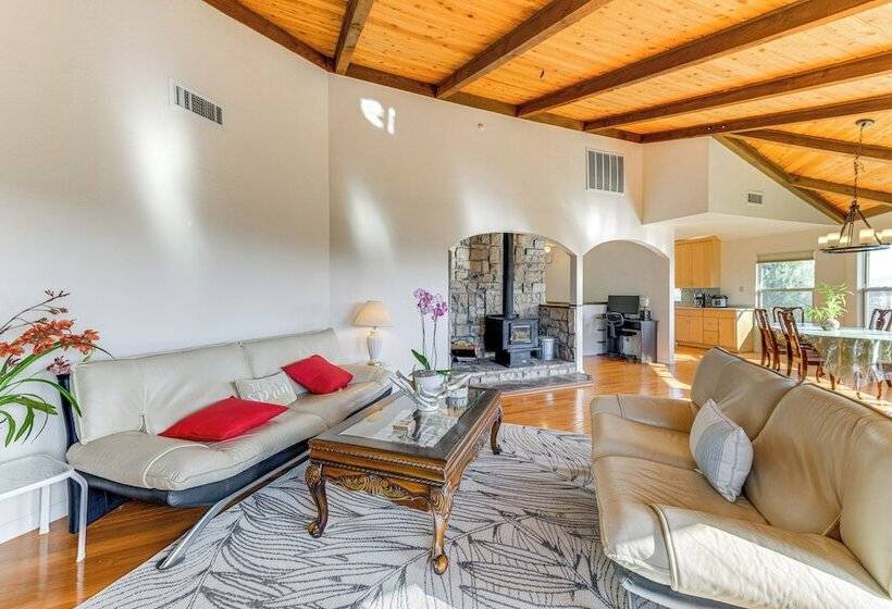 Kelseyville Home W/ Deck & Clear Lake Views!