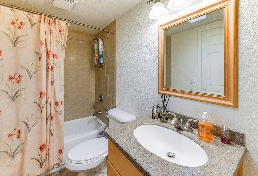 Kelseyville Home W/ Deck & Clear Lake Views!