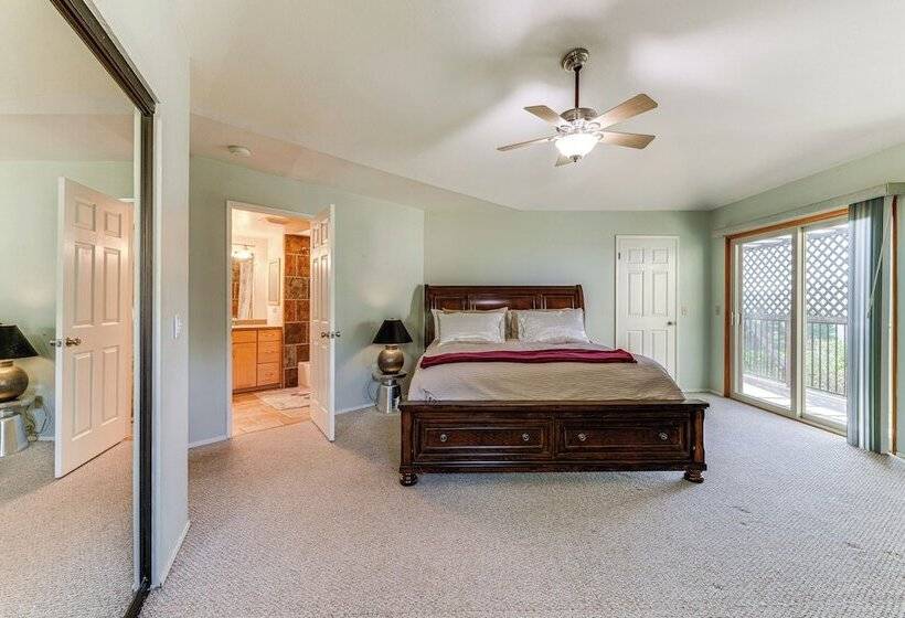 Kelseyville Home W/ Deck & Clear Lake Views!