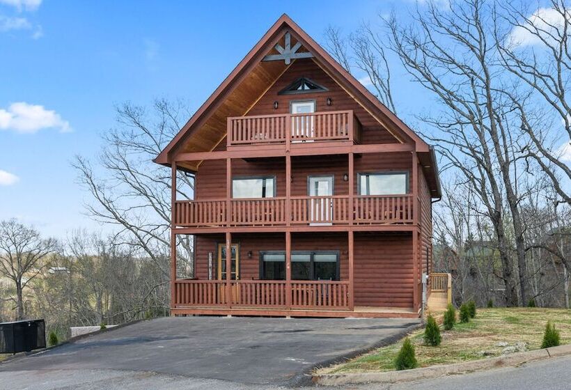 Mountain Retreat W/ Hot Tub & Games! Sleeps 10!
