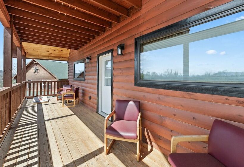 Mountain Retreat W/ Hot Tub & Games! Sleeps 10!