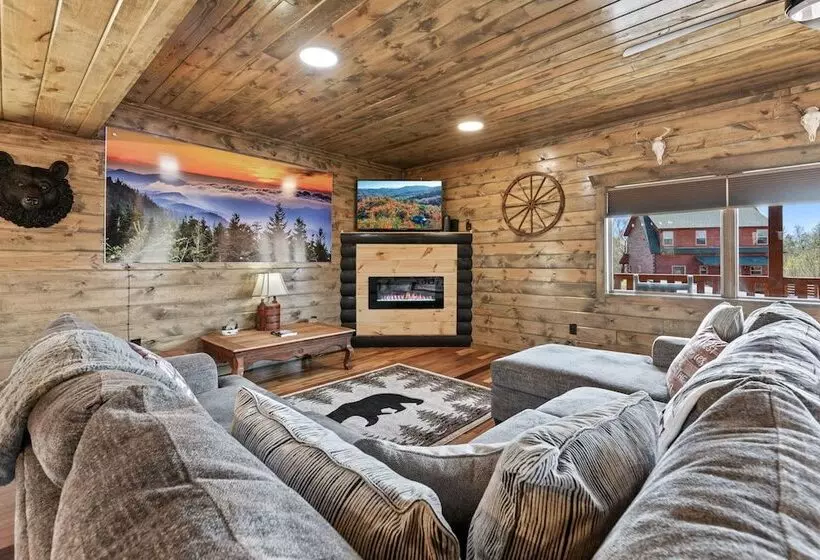 Mountain Retreat W/ Hot Tub & Games! Sleeps 10!