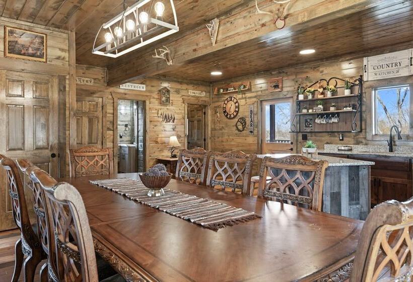 Mountain Retreat W/ Hot Tub & Games! Sleeps 10!