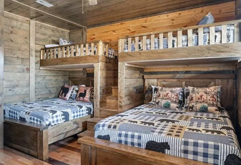 Mountain Retreat W/ Hot Tub & Games! Sleeps 10!