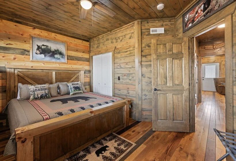Mountain Retreat W/ Hot Tub & Games! Sleeps 10!