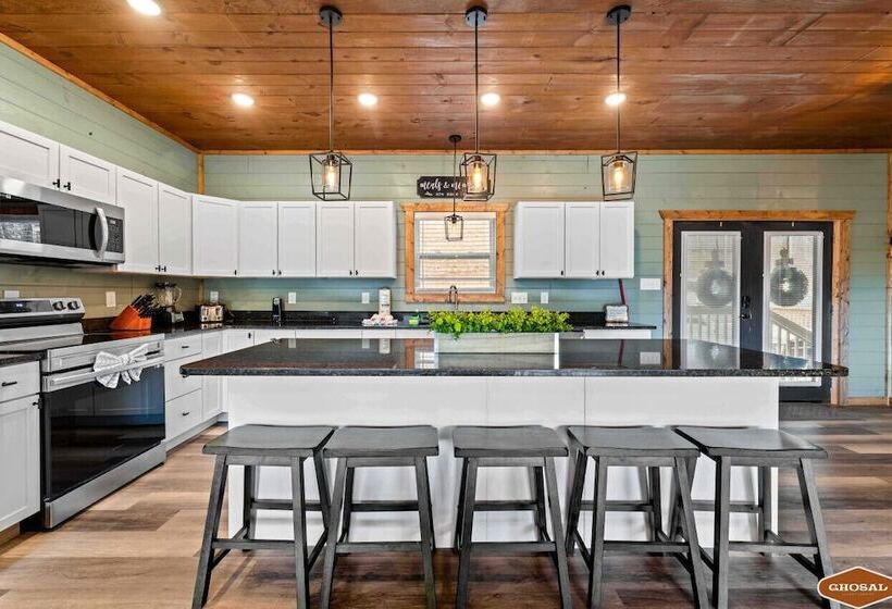 Luxe Mountain Pool Escape By Ghosal Luxury Lodging