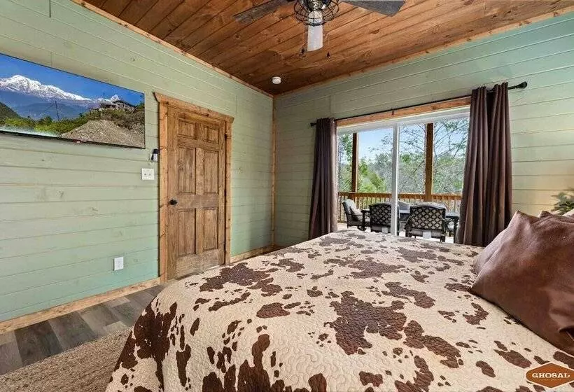 Luxe Mountain Pool Escape By Ghosal Luxury Lodging