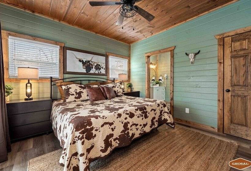 Luxe Mountain Pool Escape By Ghosal Luxury Lodging